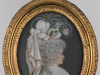GG Min 55  GG Min 55, A. H. U. de Lamare (1760-1807), Dame mit kunstvollem Kopfputz, 1791, Elfenbein, 12,3 x 9,4 cm : Museumsfoto: Claus Cordes